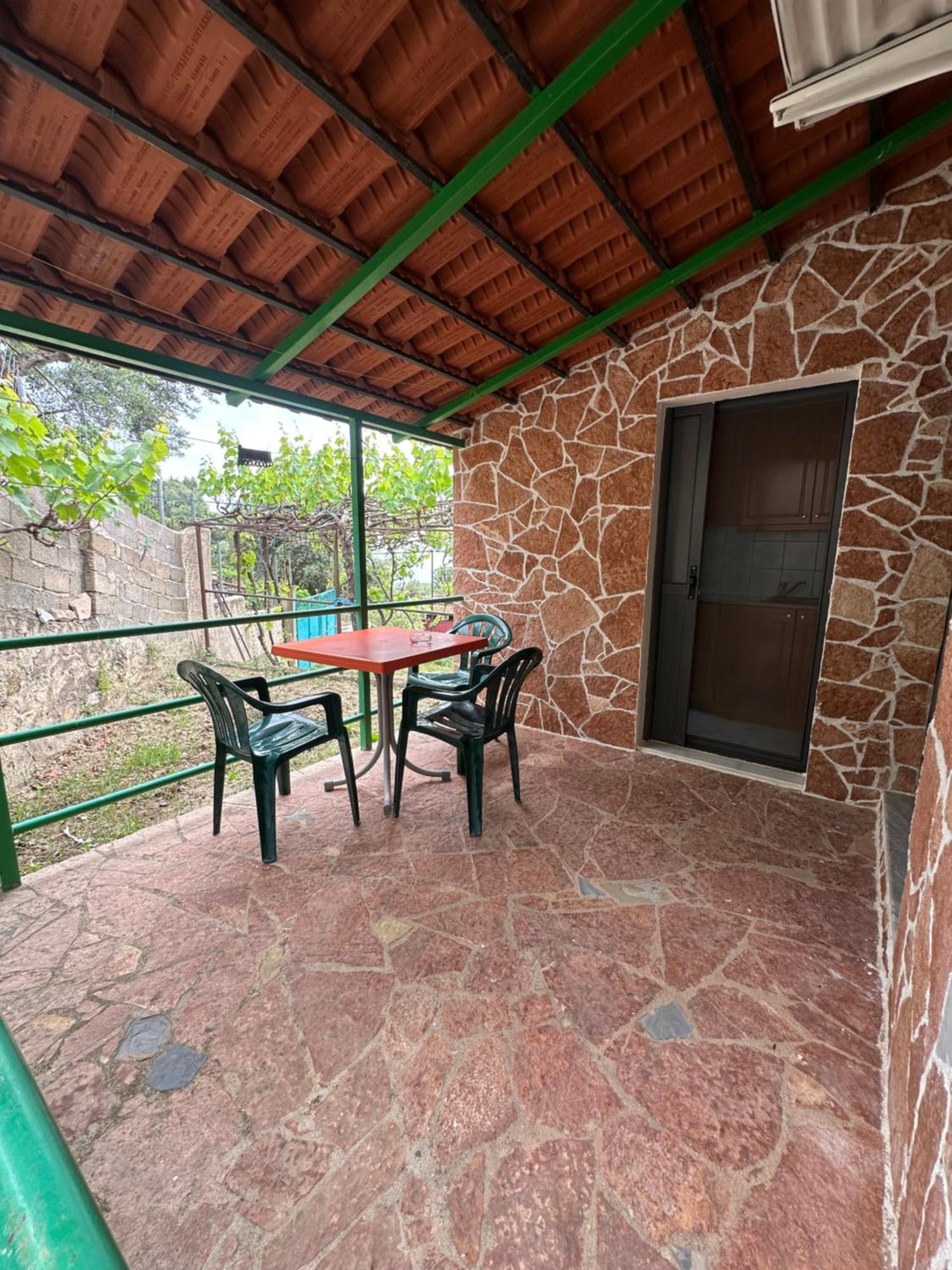 Romeo'S Guest House 2 Piqeras Exterior photo